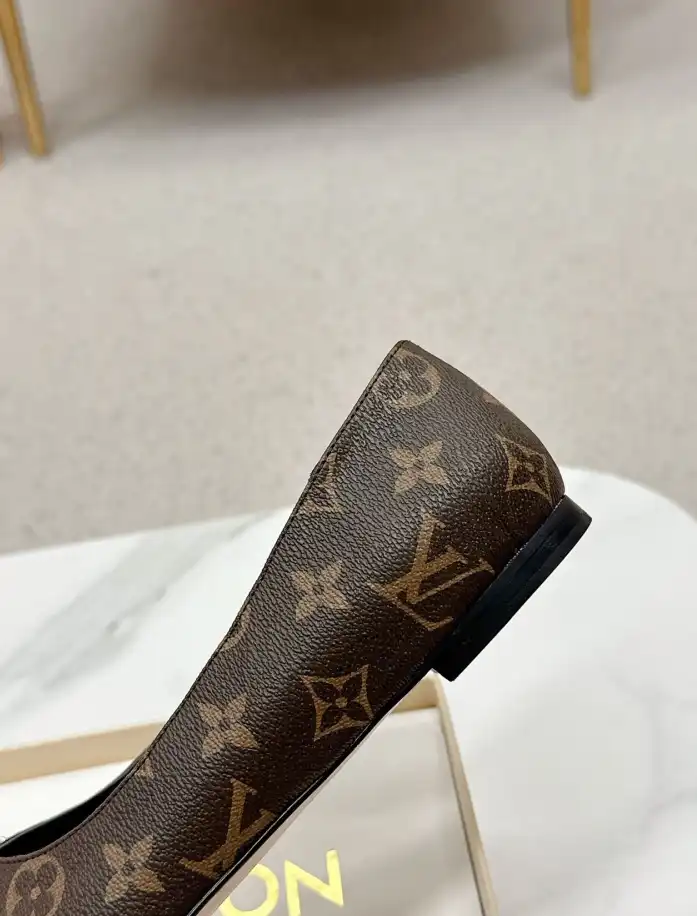 hype LV flat shoes