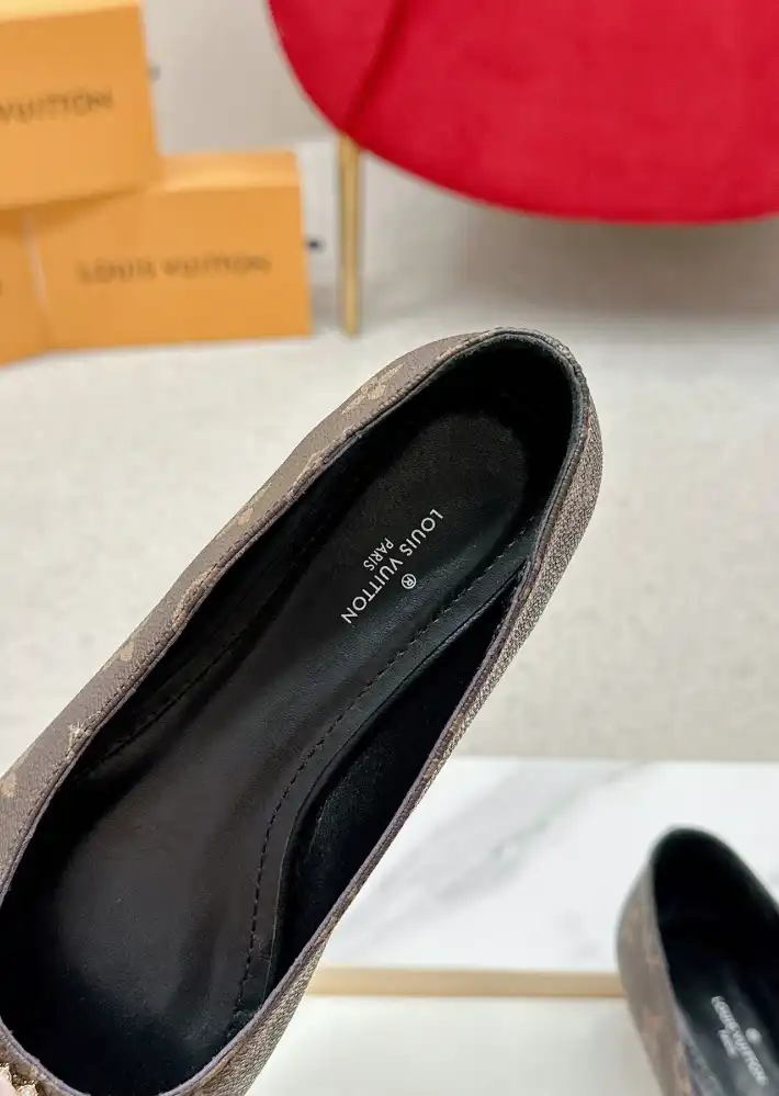 hype LV flat shoes