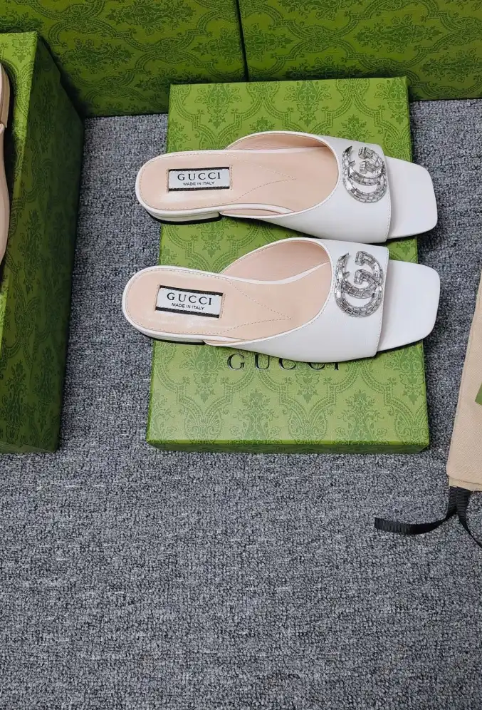 hype Gucci Slippers