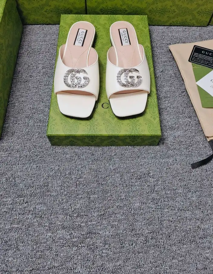 hype Gucci Slippers