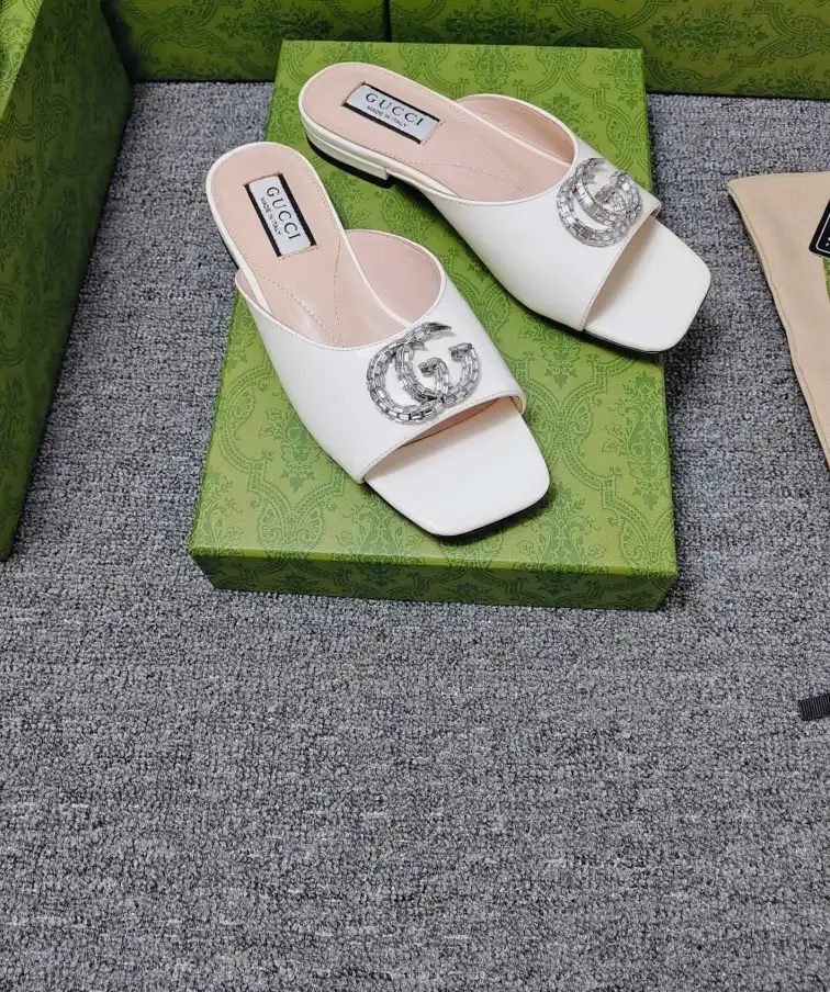 hype Gucci Slippers