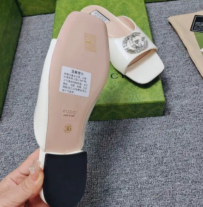 hype Gucci Slippers