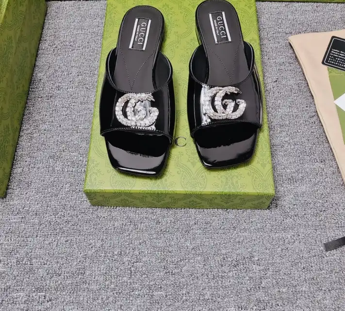 hype Gucci Slippers