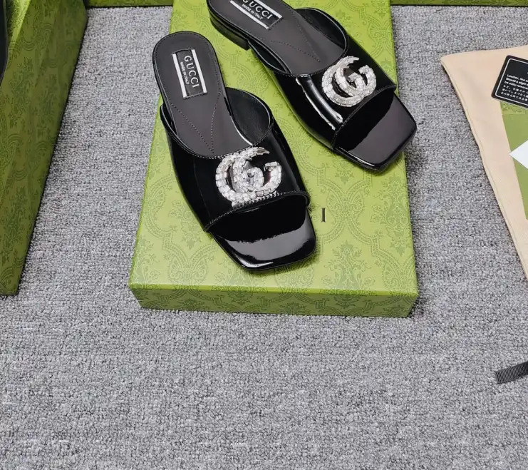 hype Gucci Slippers