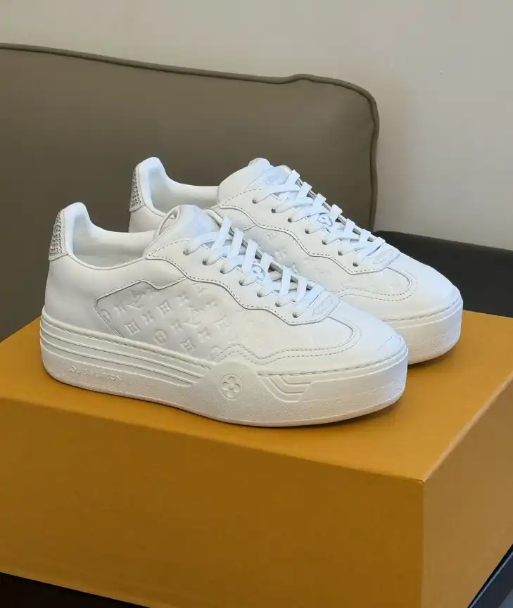 hype Louis Vuitton Sneakers