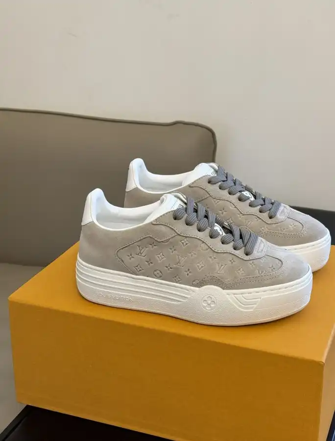 hype Louis Vuitton Sneakers