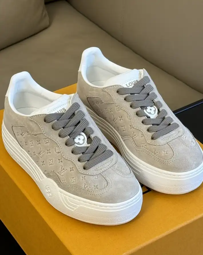 hype Louis Vuitton Sneakers