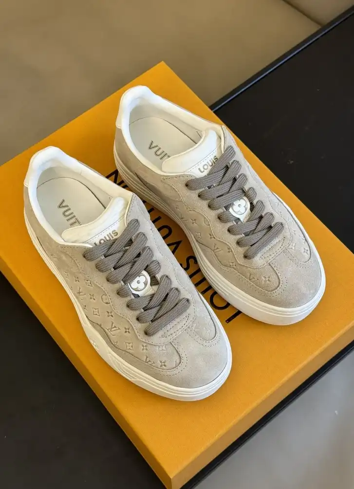 hype Louis Vuitton Sneakers