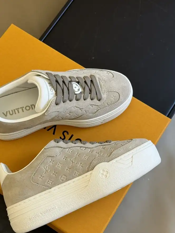 hype Louis Vuitton Sneakers