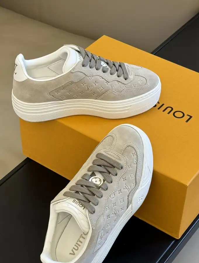 hype Louis Vuitton Sneakers