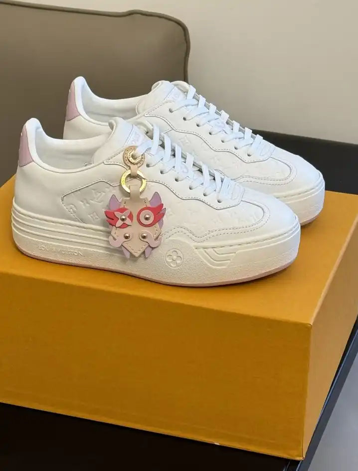 hype Louis Vuitton Sneakers