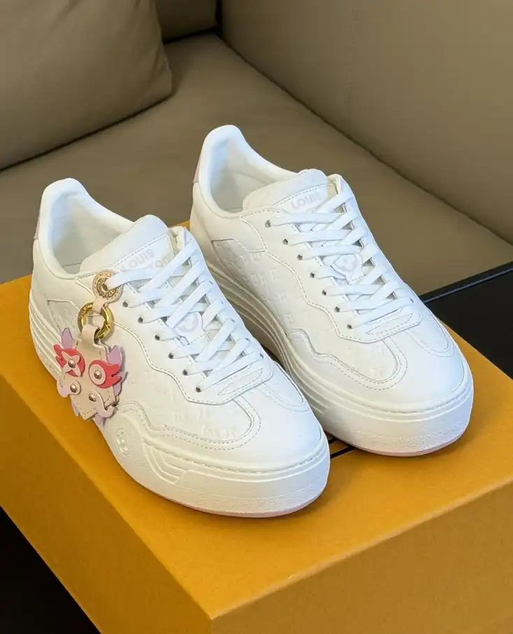 hype Louis Vuitton Sneakers