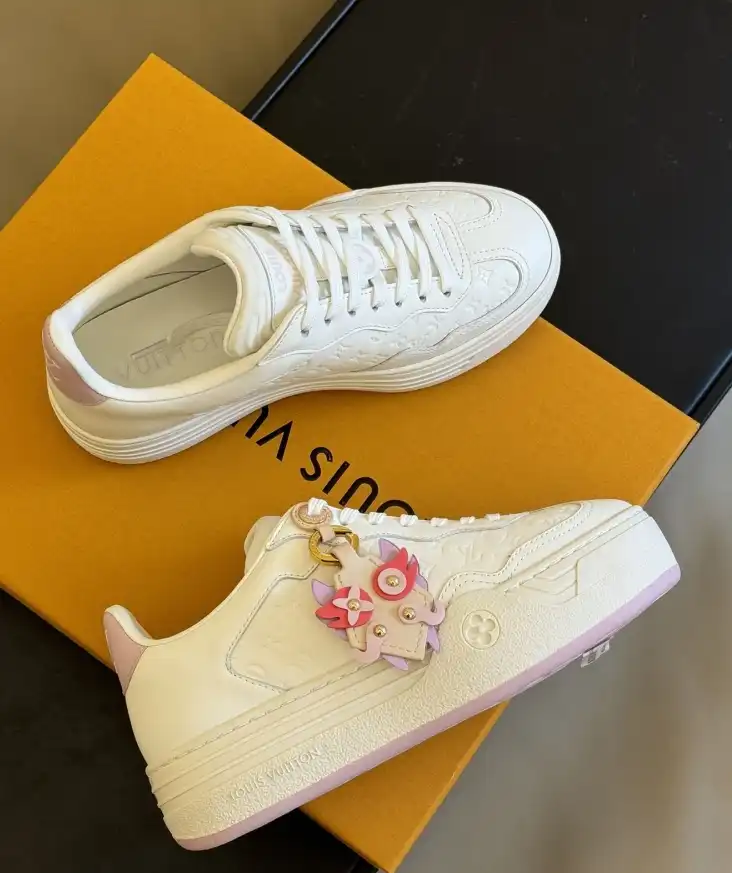 hype Louis Vuitton Sneakers