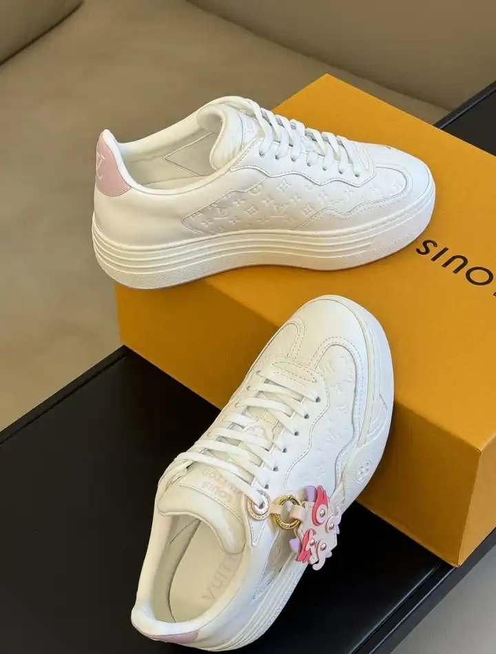 hype Louis Vuitton Sneakers