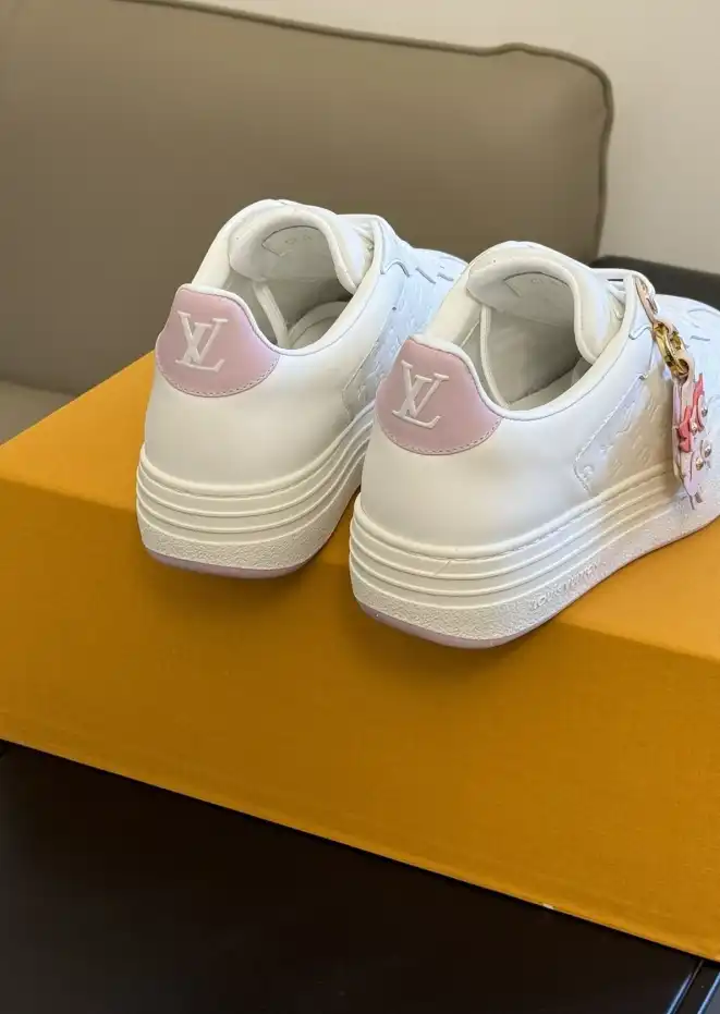 hype Louis Vuitton Sneakers