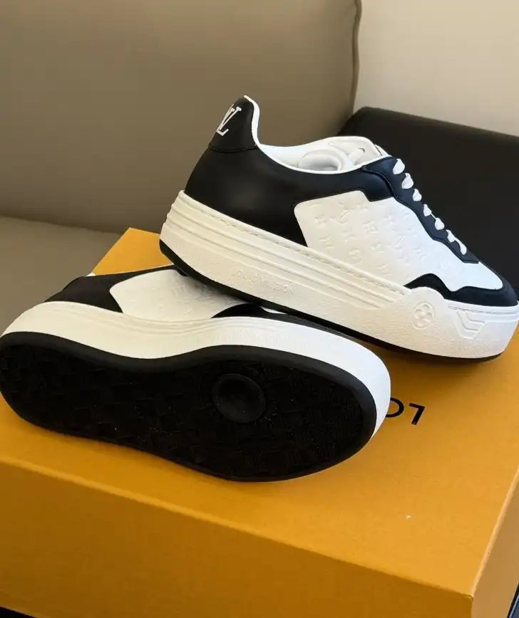 hype Louis Vuitton Sneakers