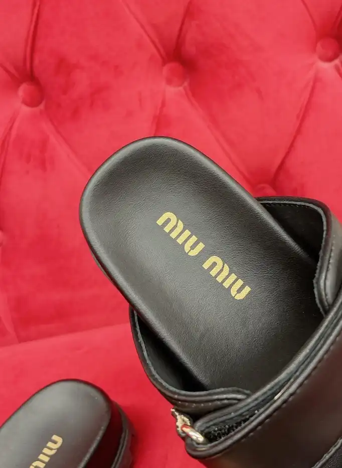 hype Miu Miu Slippers