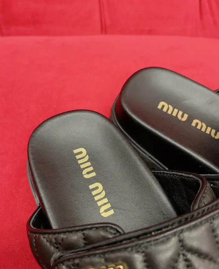 hype Miu Miu Slippers