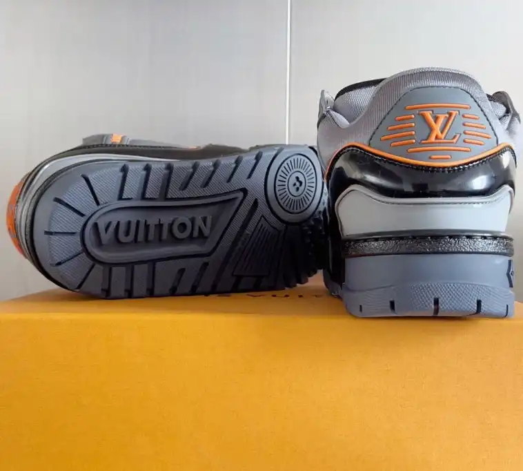 hype Louis Vuitton Sneakers