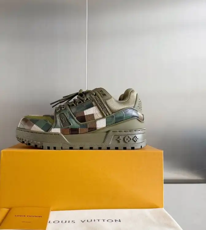 hype Louis Vuitton Sneakers