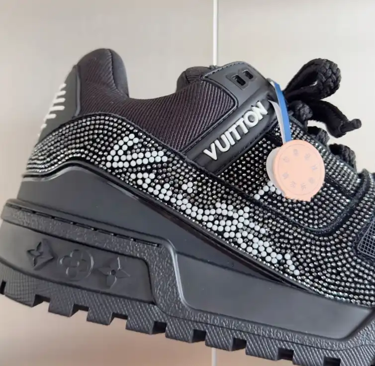 hype Louis Vuitton Sneakers