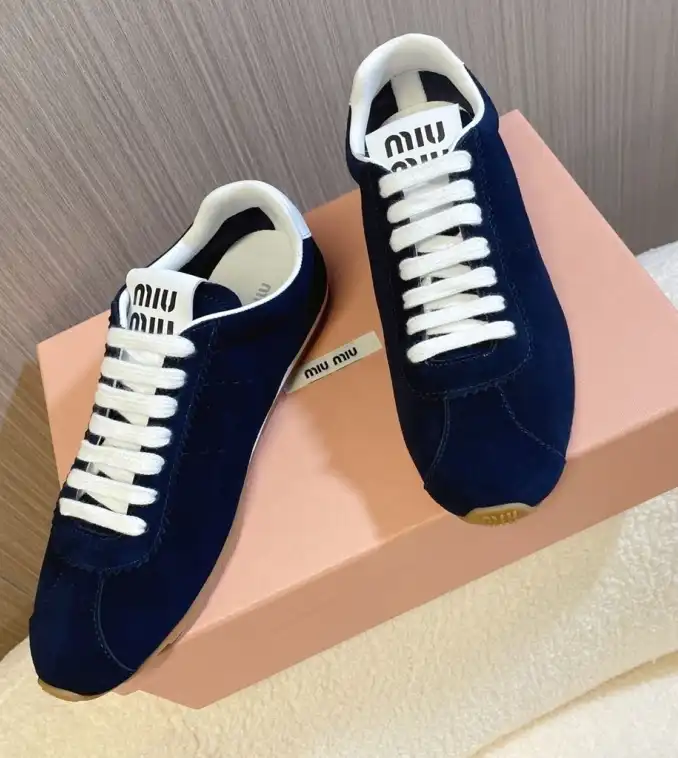 hype Louis Vuitton Sneakers