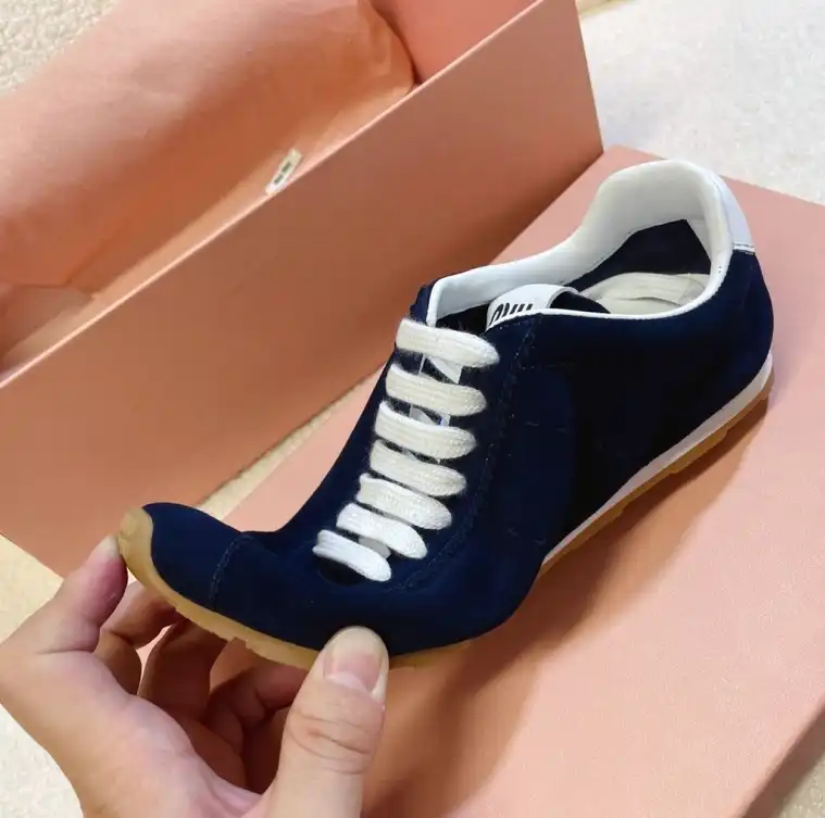 hype Louis Vuitton Sneakers