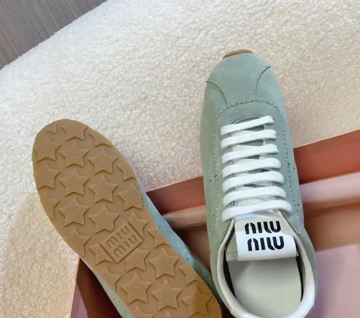 hype Louis Vuitton Sneakers