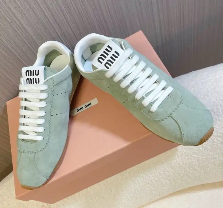 hype Louis Vuitton Sneakers