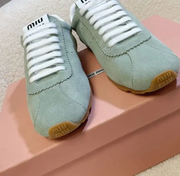 hype Louis Vuitton Sneakers