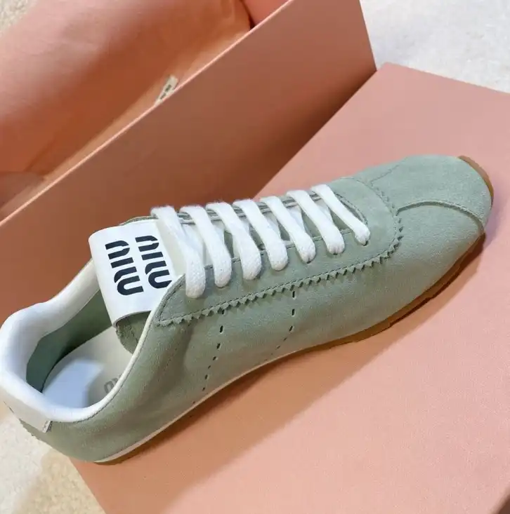 hype Louis Vuitton Sneakers