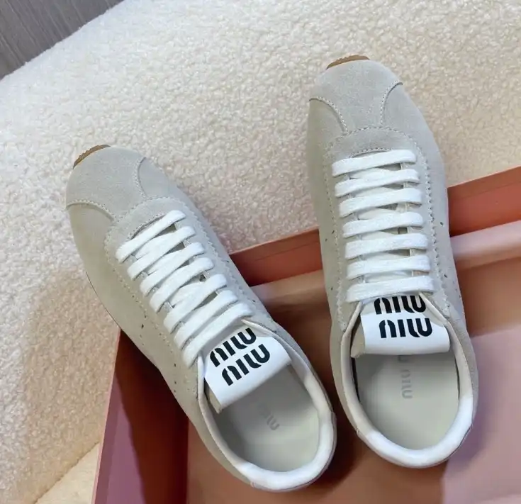 hype Louis Vuitton Sneakers