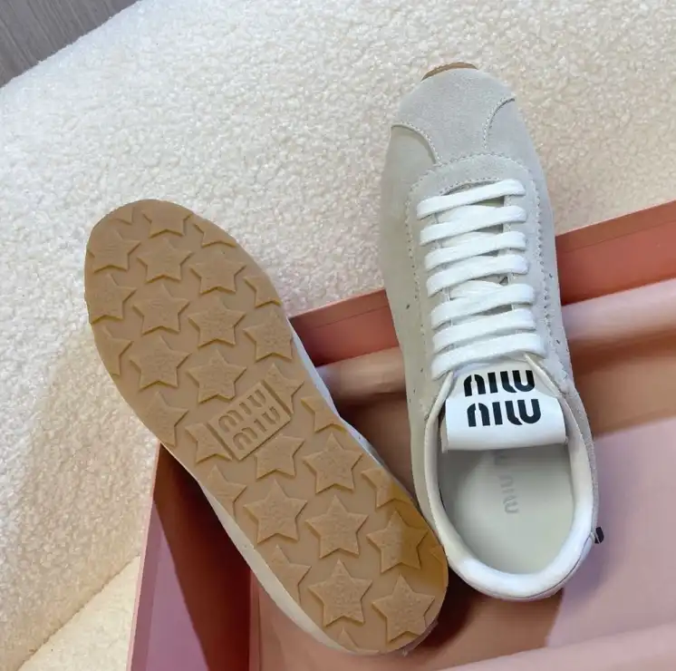 hype Louis Vuitton Sneakers