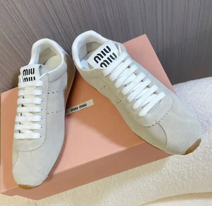 hype Louis Vuitton Sneakers