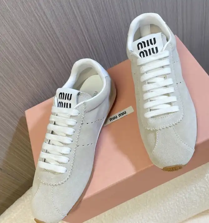 hype Louis Vuitton Sneakers