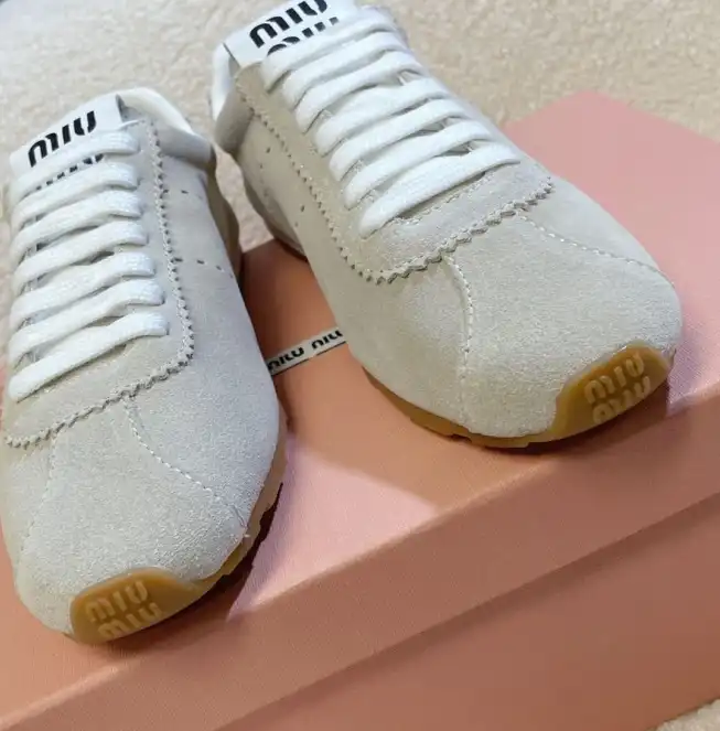 hype Louis Vuitton Sneakers