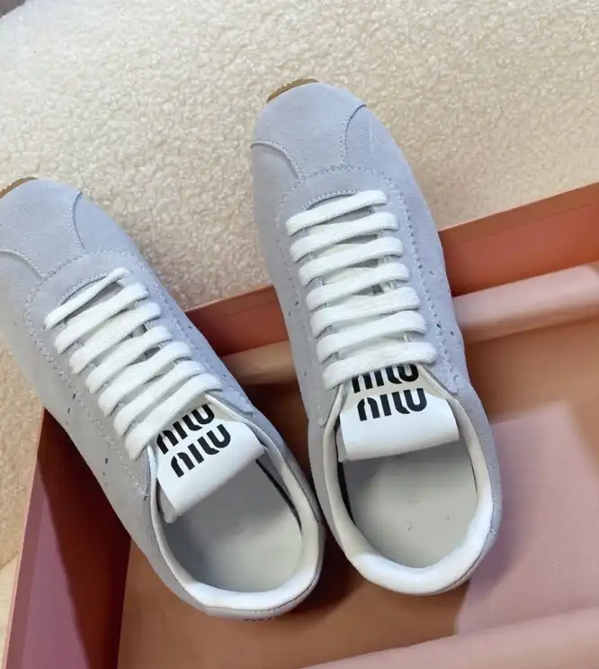 hype Louis Vuitton Sneakers