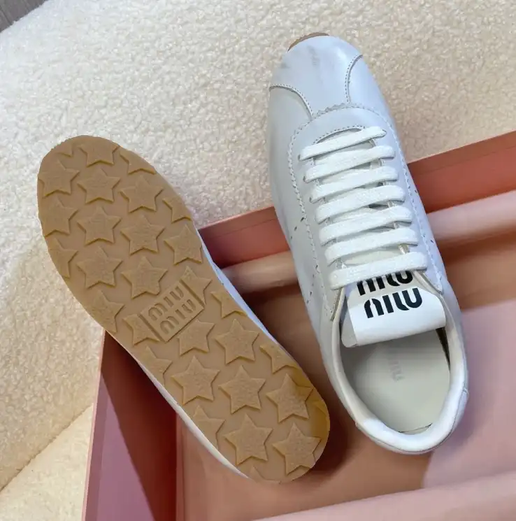 hype Louis Vuitton Sneakers