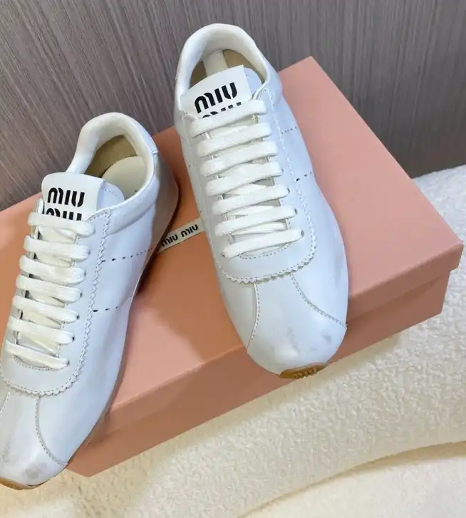 hype Louis Vuitton Sneakers