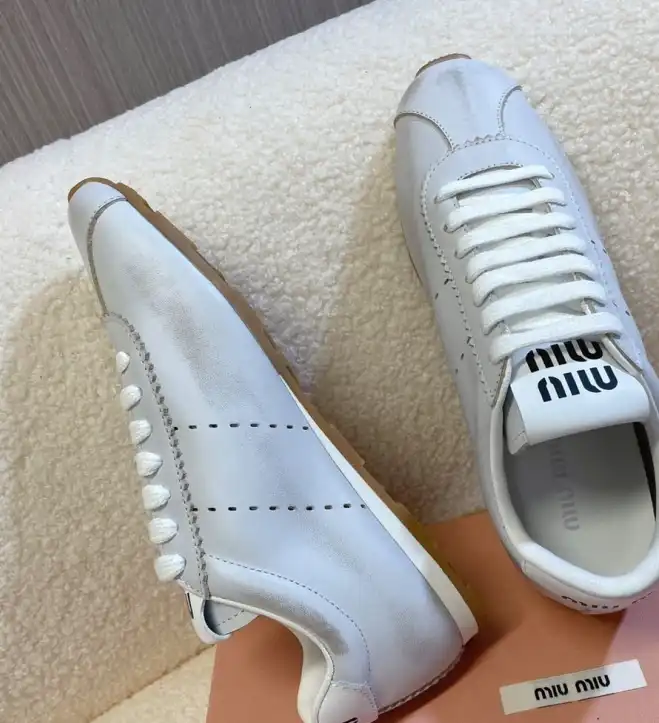 hype Louis Vuitton Sneakers