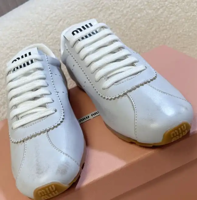 hype Louis Vuitton Sneakers