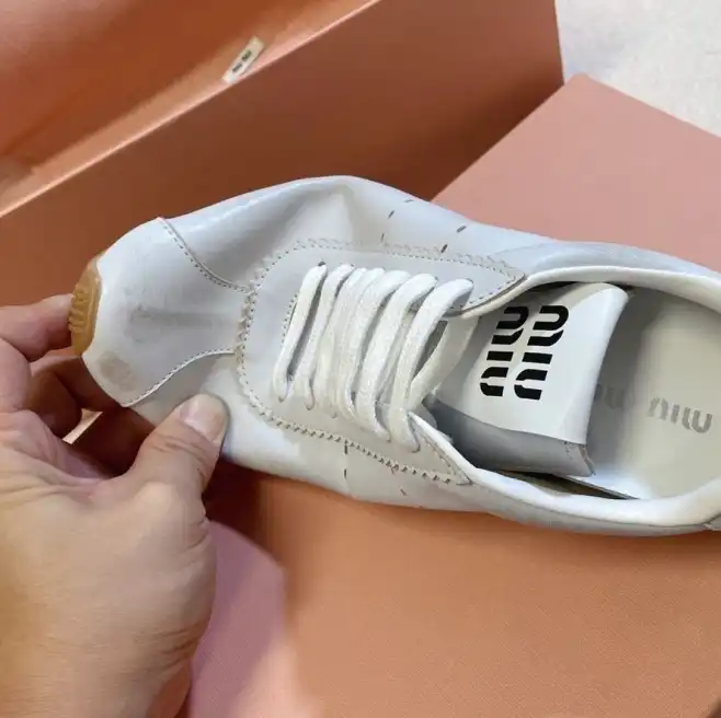 hype Louis Vuitton Sneakers