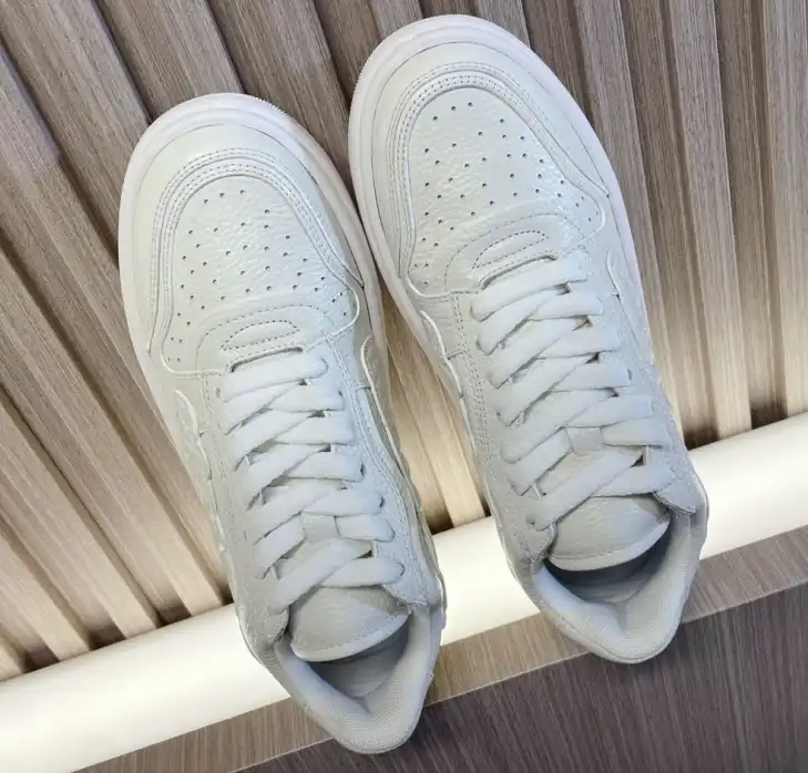 hype Alexander Wang Sneakers