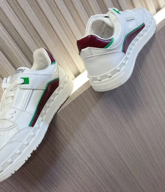 hype Valentino Sneakers