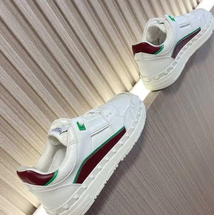 hype Valentino Sneakers