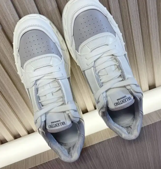 hype Valentino Sneakers