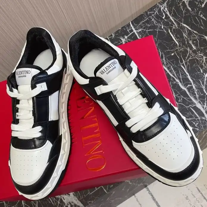 hype Valentino Sneakers