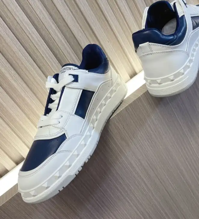 hype Valentino Sneakers