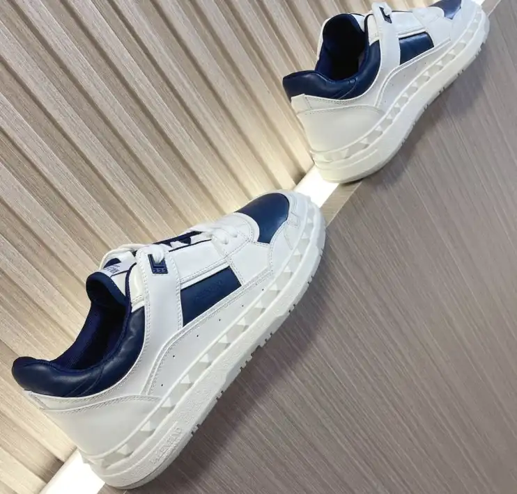 hype Valentino Sneakers