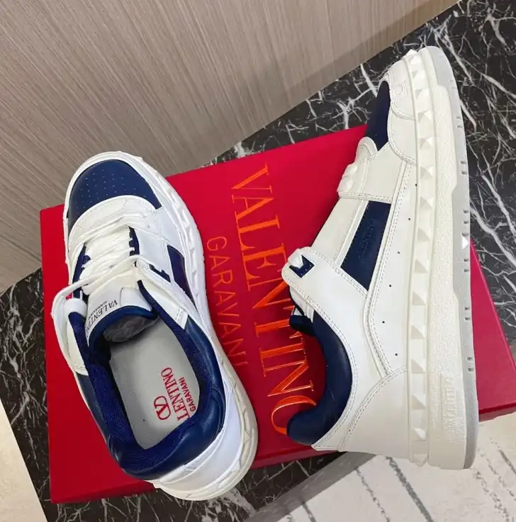 hype Valentino Sneakers